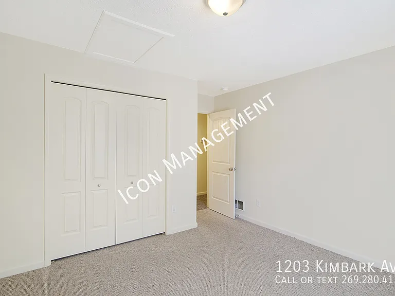 1203 Kimbark Ave — Photo 12