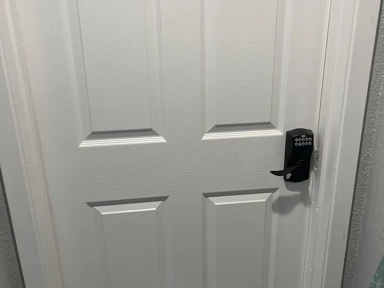 Master room with private bathroom with walk-in closet