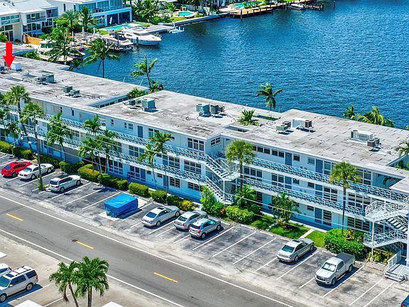 3rd image of 2717 Yacht Club Blvd APT 5F