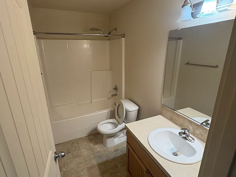 3137 NW 47th Dr — Photo 11