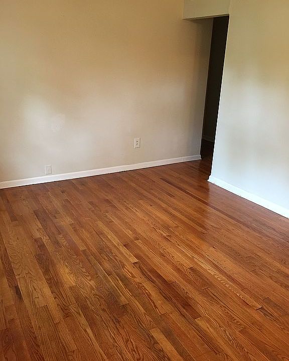 2nd image of 15381 Maxwell Ave
