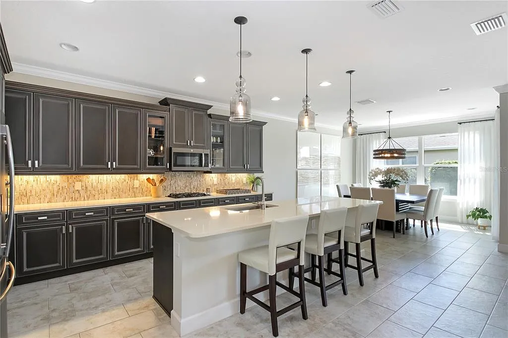 4 bed, 4.5 bath, 3510 sqft, $4,600 — Photo 4