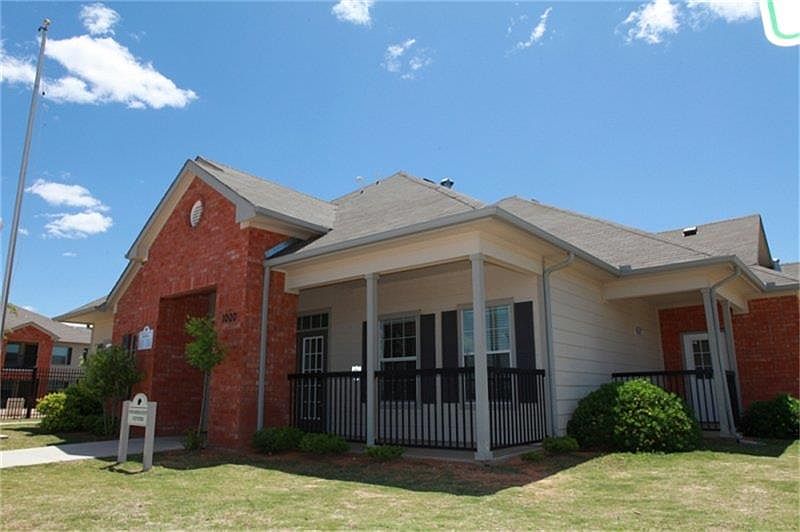 1st image of 1000 E Monahans St
