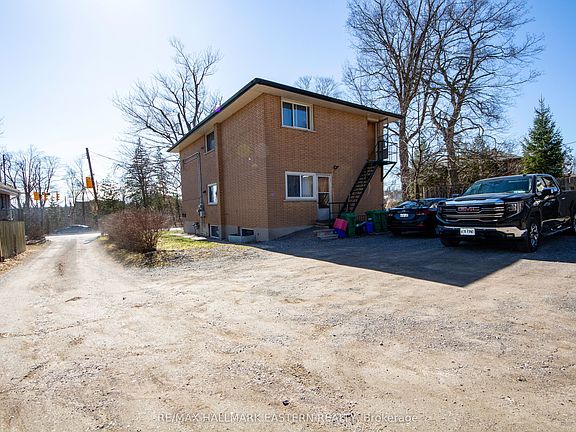 3rd image of 722 Chemong Rd