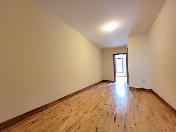 4th image of 613 9th Ave #3V