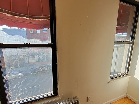 5th image of 1724 8th Ave APT 3L