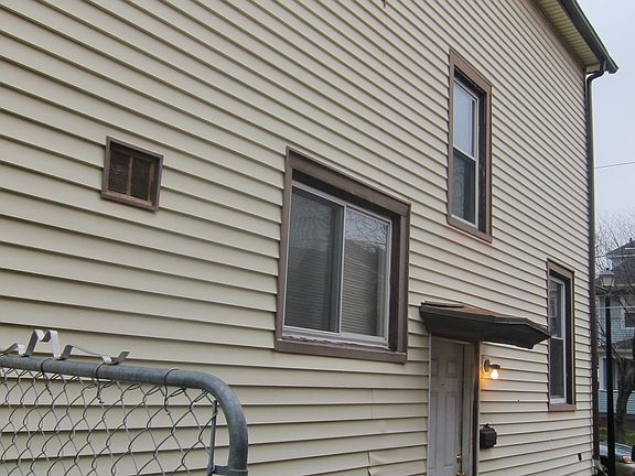 Siding in good condition