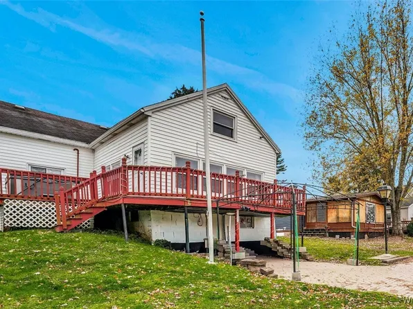 273 Broad Bay Cir, Machias, NY 14101