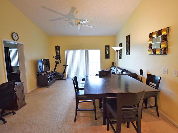 Home For Sale In POLO GLEN