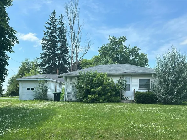 419 2nd St, Fox Lake, WI 53933