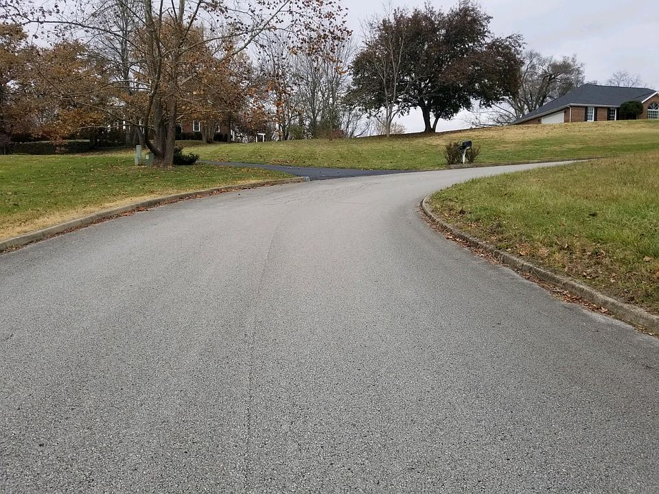 1st image of 442 Woods Edge Dr