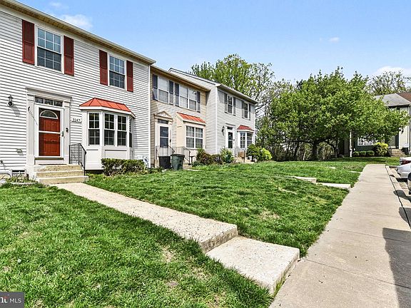 3rd image of 3147 Thornapple Ct