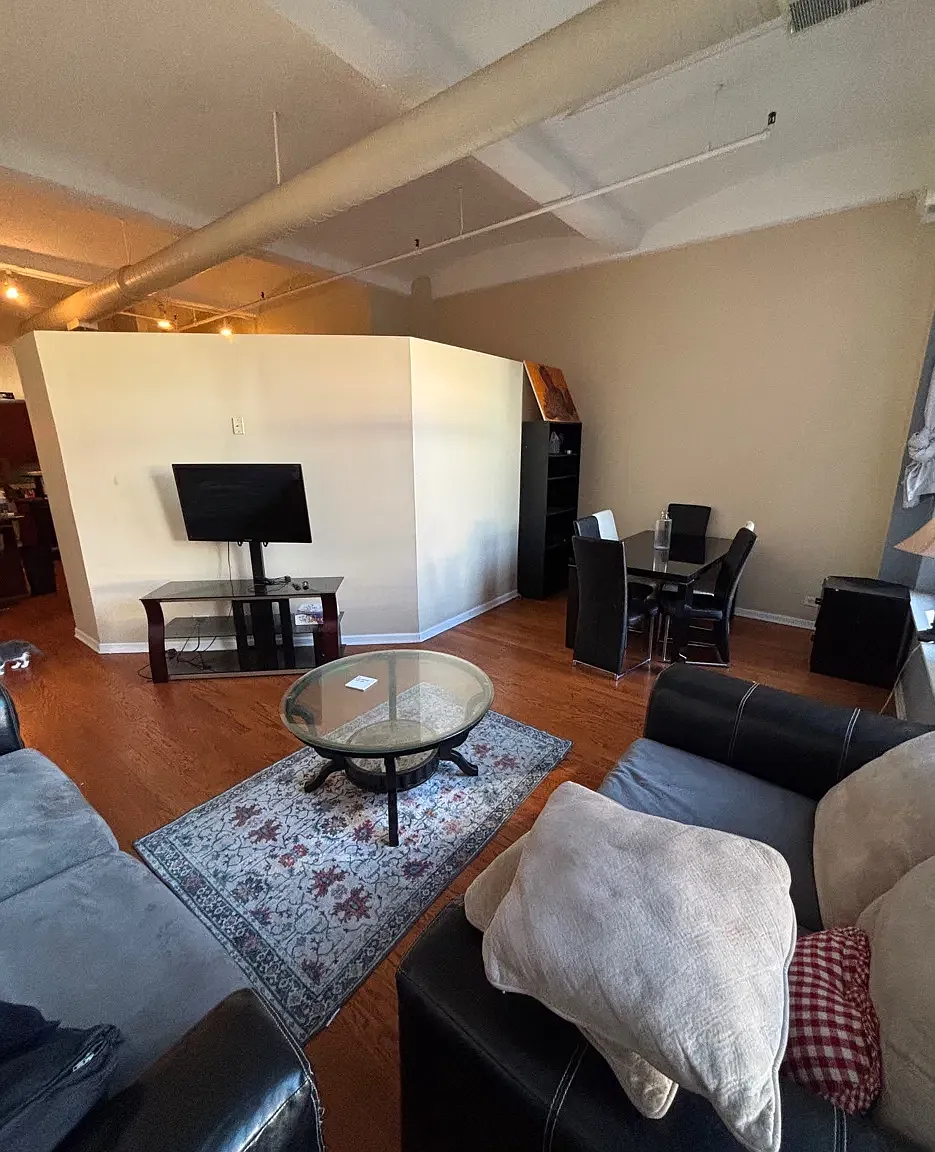 1 bed, 734 sqft, $1,975 — Photo 1