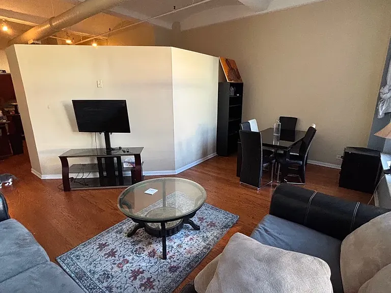 633 S Plymouth Ct #303 — Photo 1