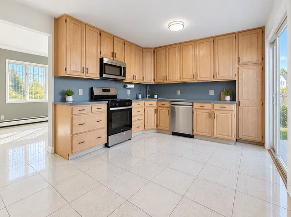 (undisclosed Address), Elmont, NY 11003