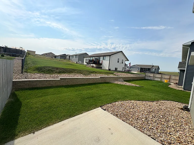 601 Copperfield Dr — Photo 4