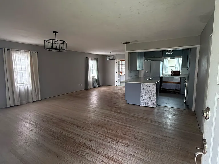919 Clearview Ave — Photo 9