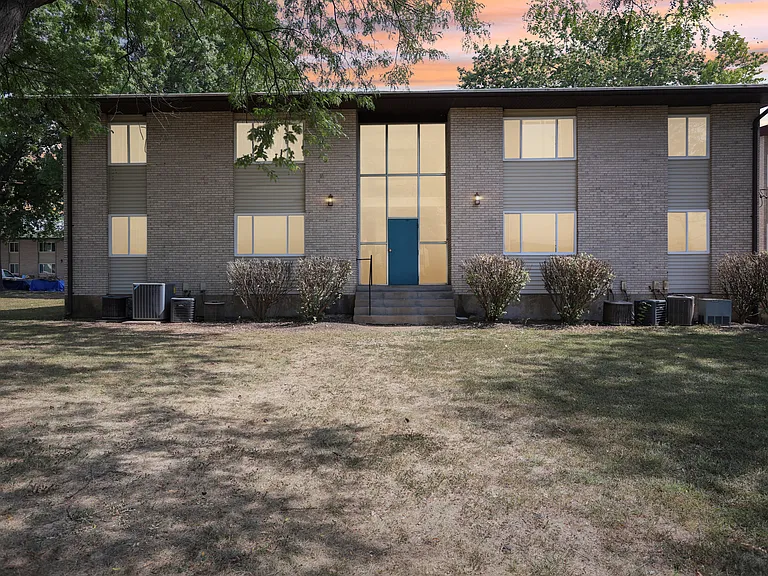 Timber Ridge Apartments — Photo 9