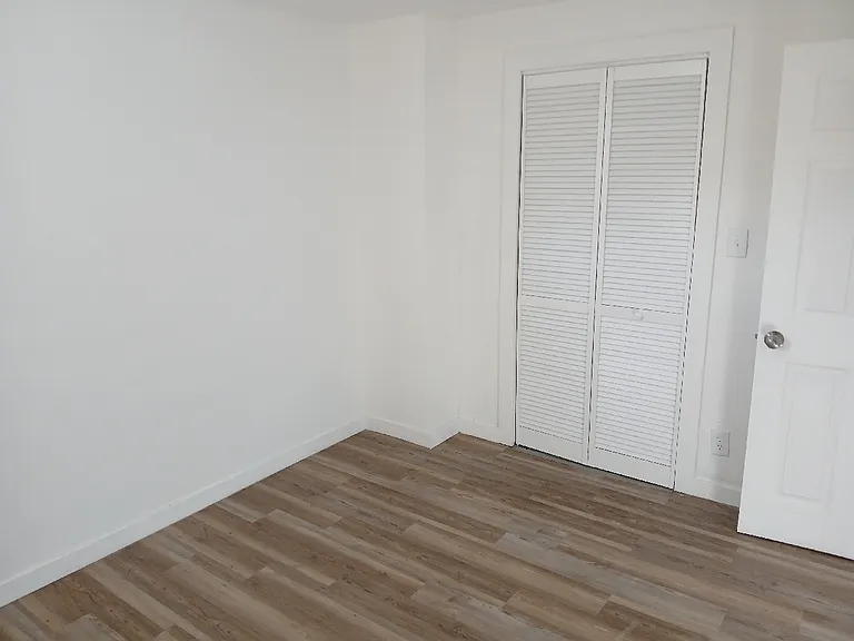 828 6th St #1 — Photo 7