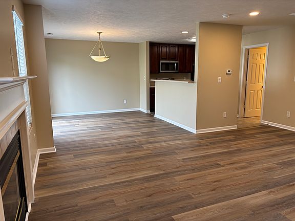 4th image of 453 Filmore Dr