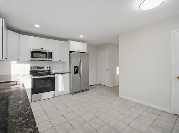 (undisclosed Address), Agawam, MA 01001