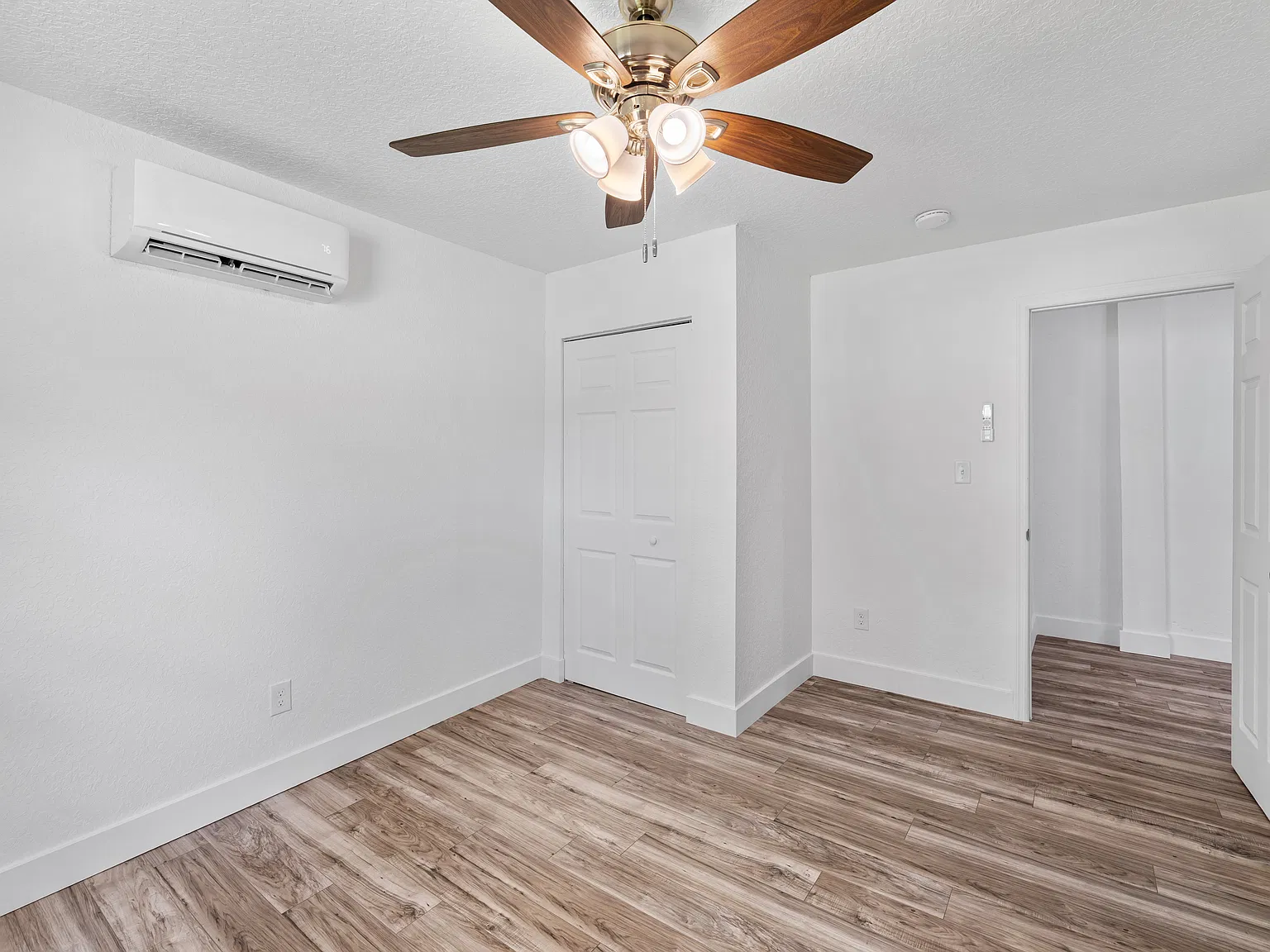 614 Howell Ave — Photo 4