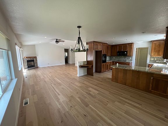 4th image of 11169 Bobolink Way