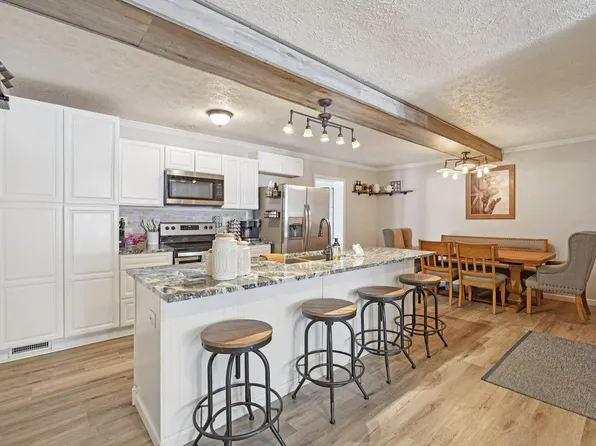 235 N Oak St, London, OH 43140