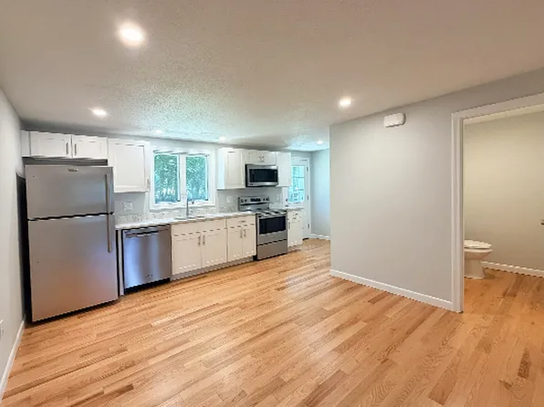1 Elm Ct, North Andover, MA