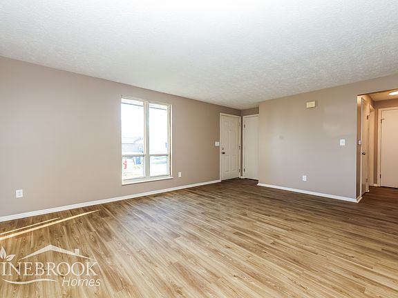 5th image of 8257 Ivy Glen Cir