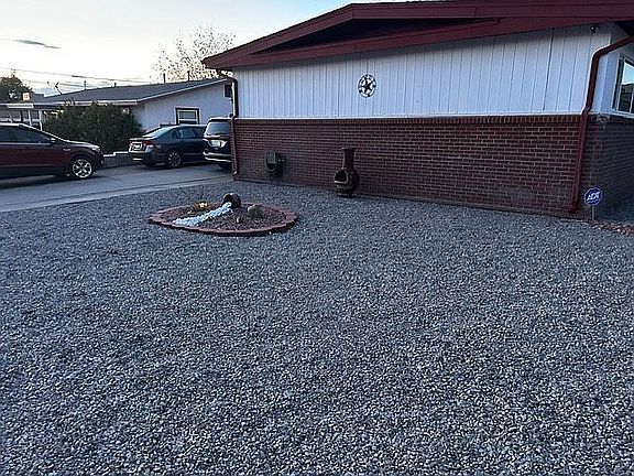 2nd image of 1403 Crescent Dr