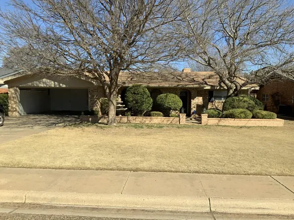 211 Sandalwood Ln, Levelland, TX 79336
