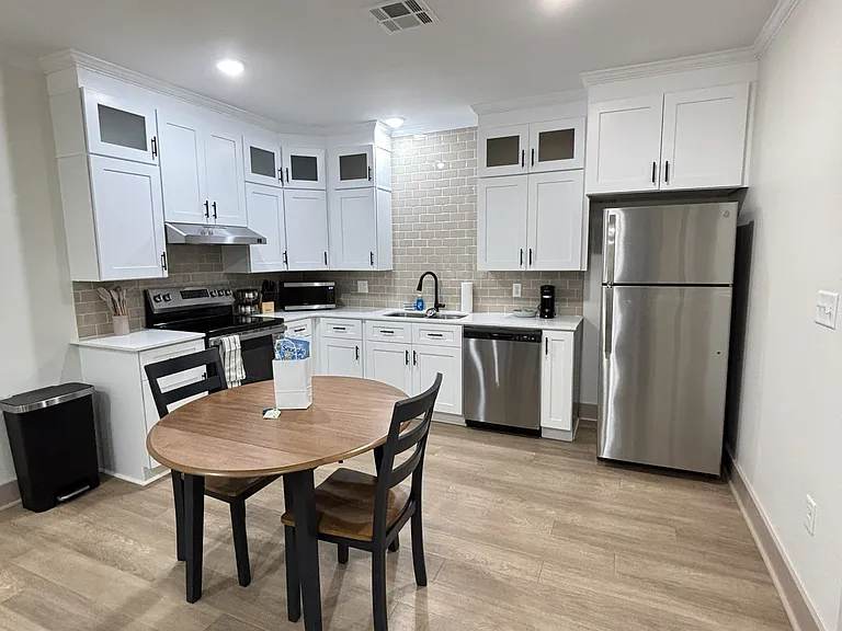 3418 Medical Park Dr — Photo 2