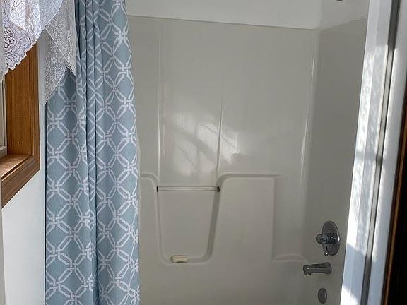 5th image of 333 Lindsey Ln