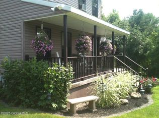 8 Bald Mountain Rd, Troy, NY 12180