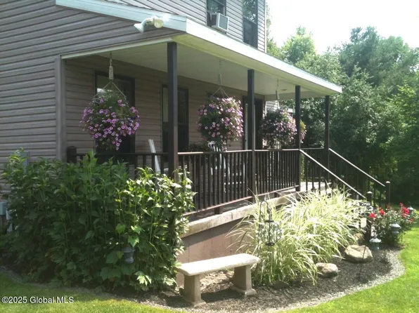 8 Bald Mountain Road, Troy, NY 12182