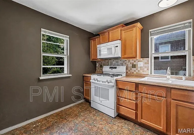 5212 Fletcher St — Photo 9
