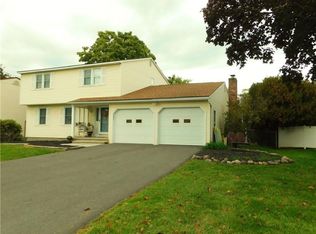 5451 Topsfield Ln, Clay, NY 13041