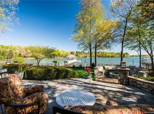 8141 Baypointe Dr, Denver, NC 28037