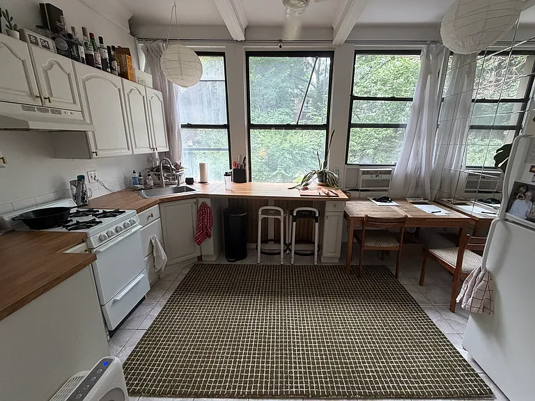 486 State St #1 — Photo 10