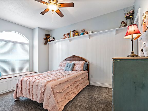 4th image of 175 W Heritage Hill Dr
