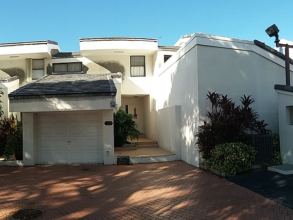 4th image of 221 Poinciana Island Dr
