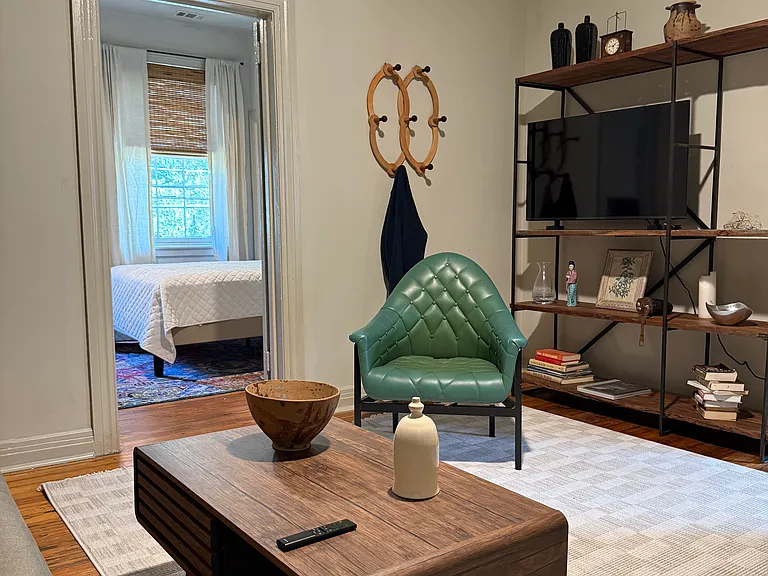 122 E Jones St #2 — Photo 3