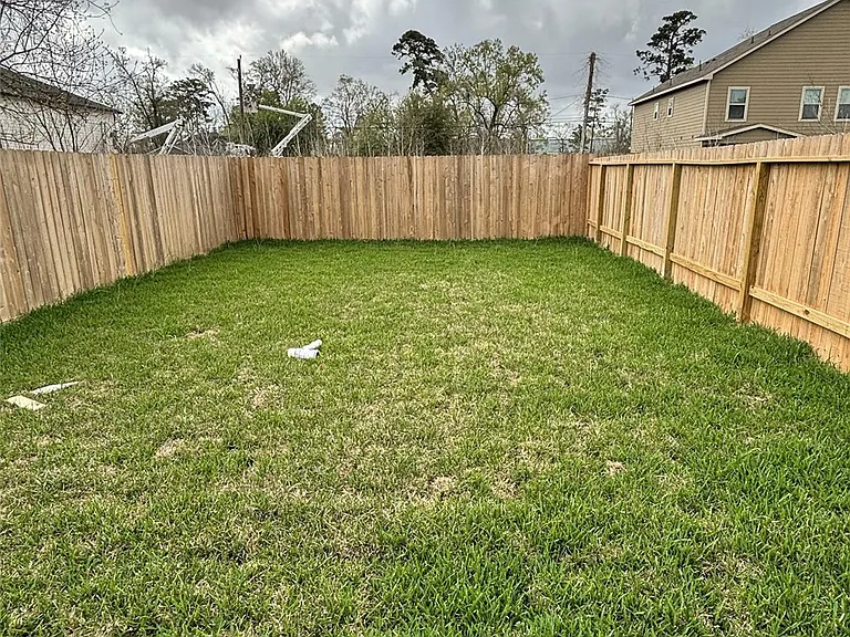 8218 Locksley Rd #A/B — Photo 10