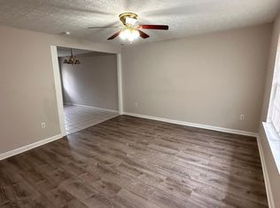 10 Point Place Dr, Cartersville, GA 30120