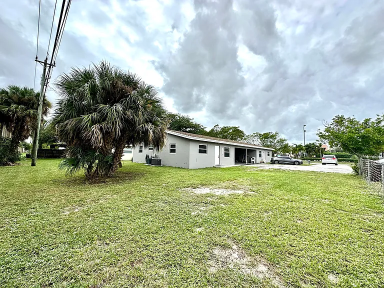 10134 Plant Dr — Photo 8