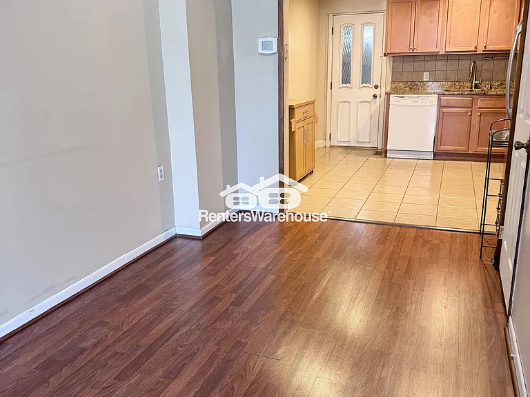 1516 Clarkson St — Photo 4