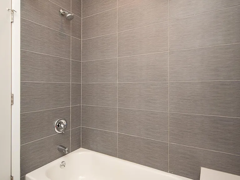 1813 W Cermak Rd #3 — Photo 16