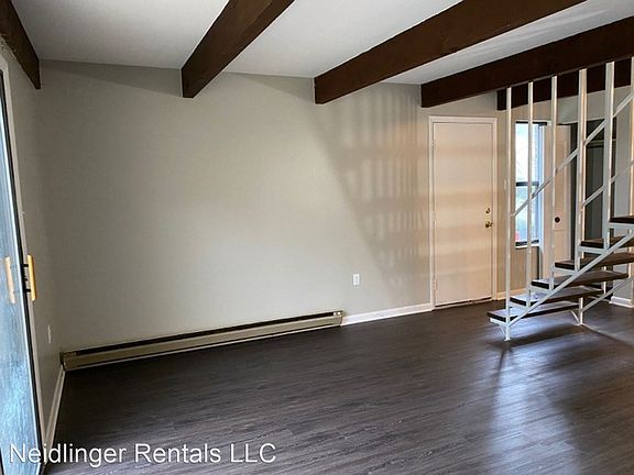 5th image of 405 Garden Dr