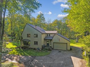 25 Markham Dr, Long Valley, NJ 07853